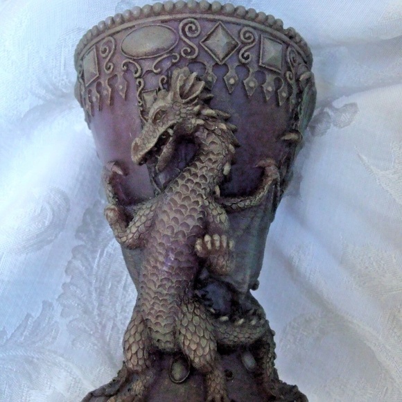 Sculptured 3D Dragon Chalice Wax Candle Purple New - Picture 3 of 8